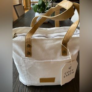 Bamboo sheet set used once in like new condition. Non smoking home